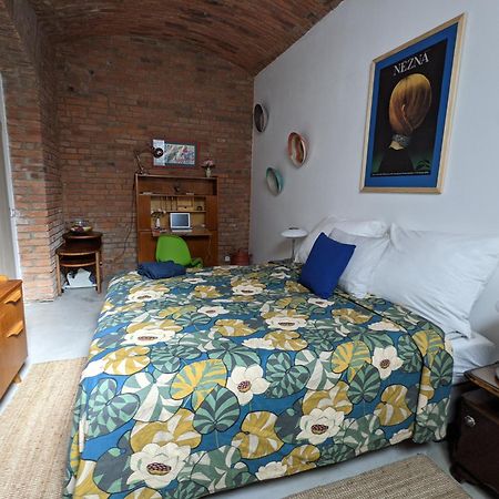 Romantic And Atypical Apartments In Prague'S Montmartre Екстериор снимка