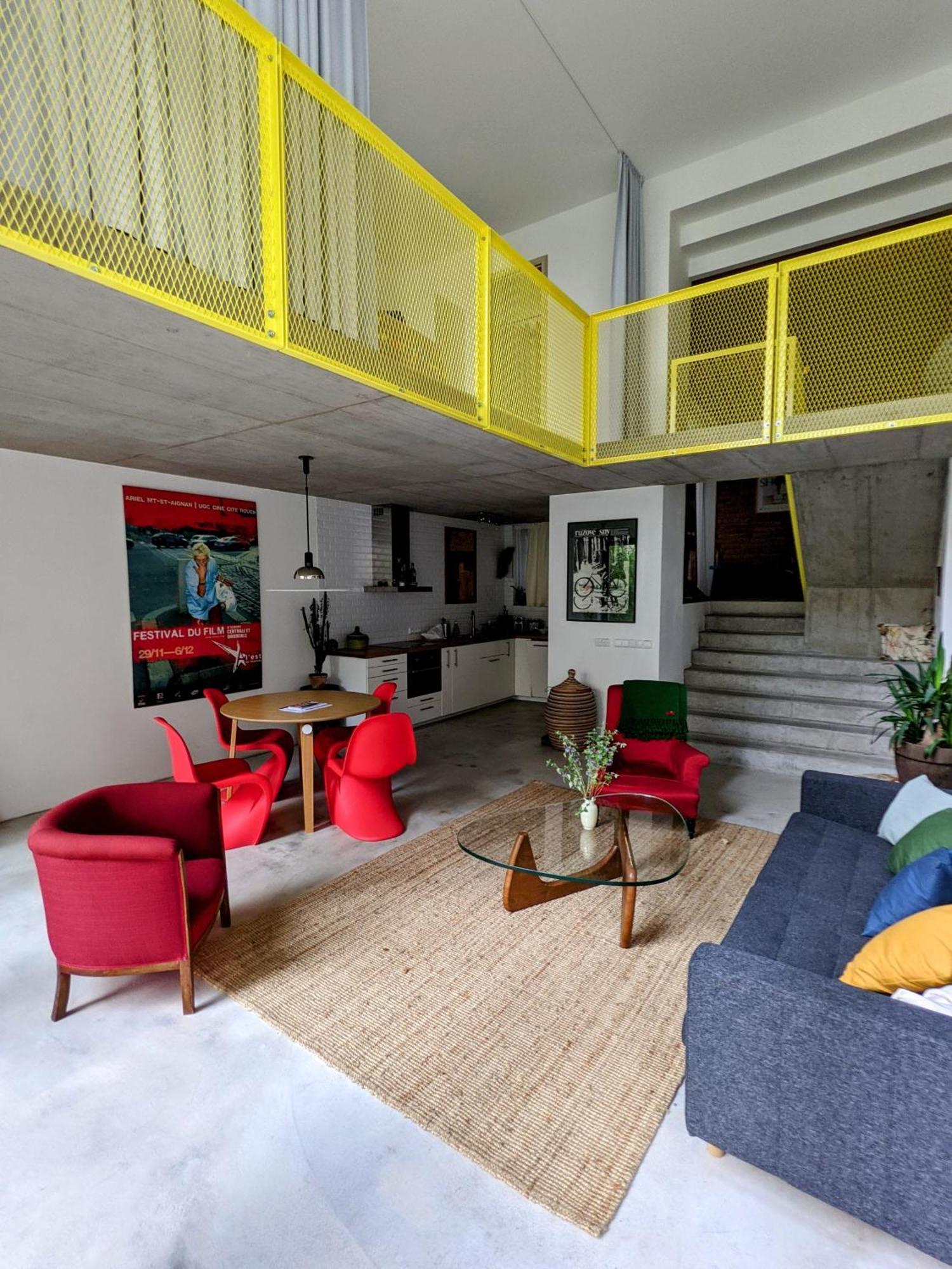 Romantic And Atypical Apartments In Prague'S Montmartre Екстериор снимка