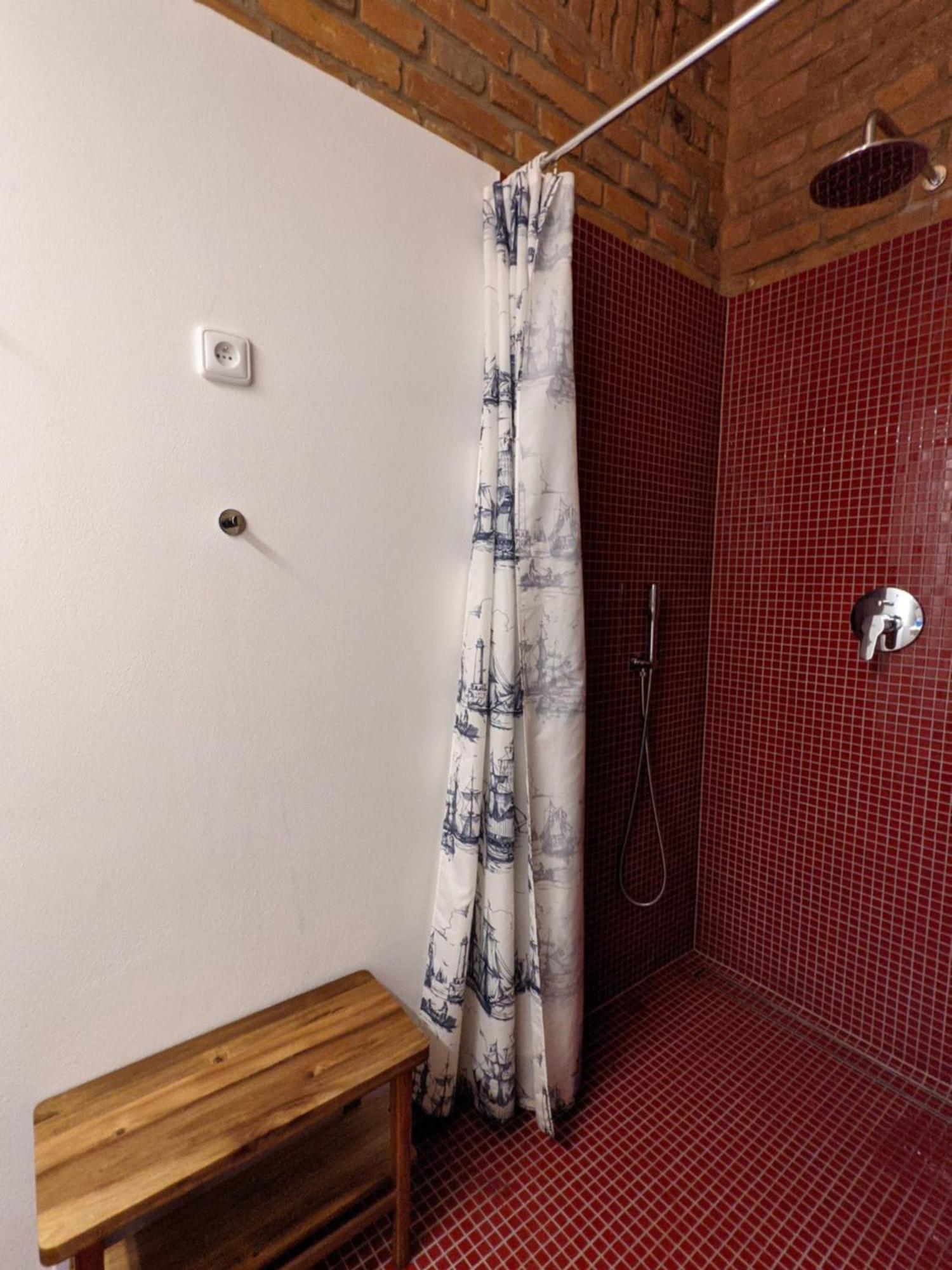 Romantic And Atypical Apartments In Prague'S Montmartre Екстериор снимка